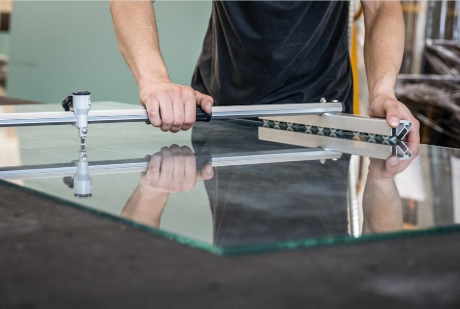 Xưởng K&iacute;nh B&ugrave;i Ph&aacute;t | Cam Kết Chất Lượng - Đ&uacute;ng Tiến Độ