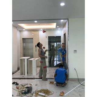 Thi công Cửa kính cường lực Ngăn Văn phòng 27 Đỗ Quang