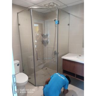 Thi công Vách kính nhà tắm 8mm 3.0m2 ngăn nước tại Phúc Đồng Long Biên