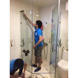 Lắp đặt Vách tắm kính vát góc 135 độ 3.41m2 tại Hoàn Kiếm