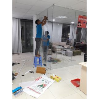 Thi công Vách kính ngăn văn phòng 25m2 tại 396 Nguyễn Xiển