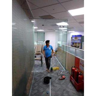 Thi công vách ngăn kính cường lực 10mm 45m2 tại Keangnam Phạm Hùng