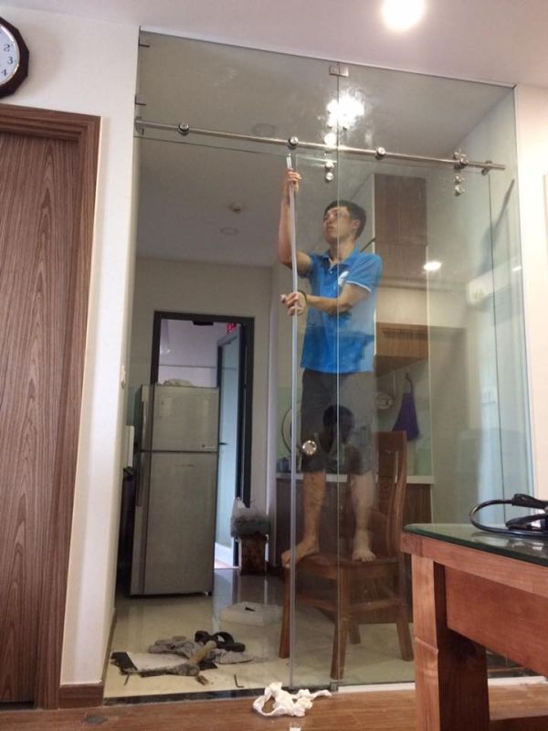 Thi công Cửa kính lùa 1 cánh 4.3m2 ngăn bếp tại An Bình Plaza