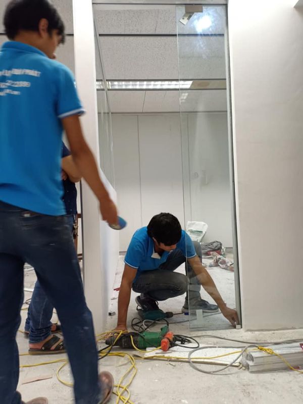 Thi công cửa kính ngăn phòng khách sạn Deawoo 28m2 tại Hà Nội