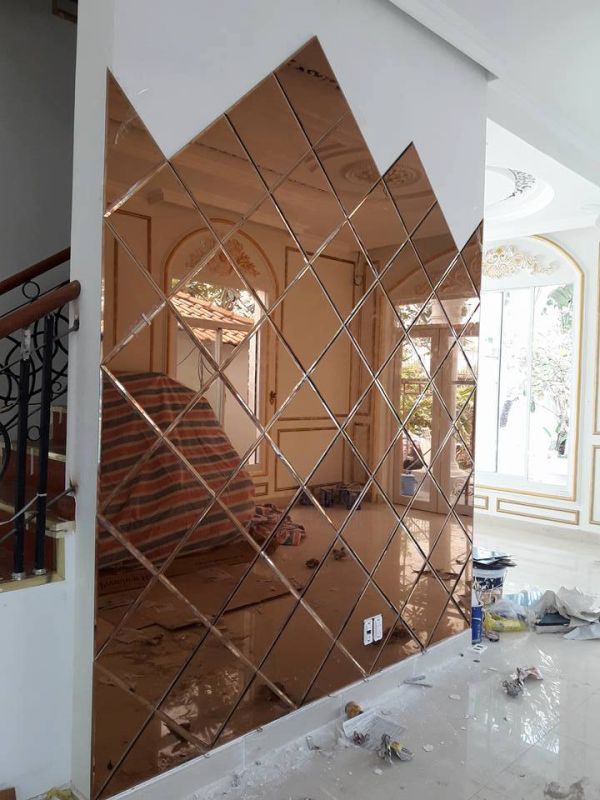 Thi công gương dán tường ghép ô màu trà 4.3m2 biệt thự Hà Đông