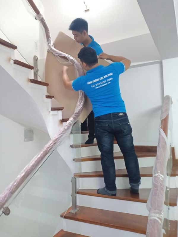 Thi công Lan can cầu thang kính 18 mét dài cho nhà phố 3 tầng tại Mễ Trì, Hà Nội