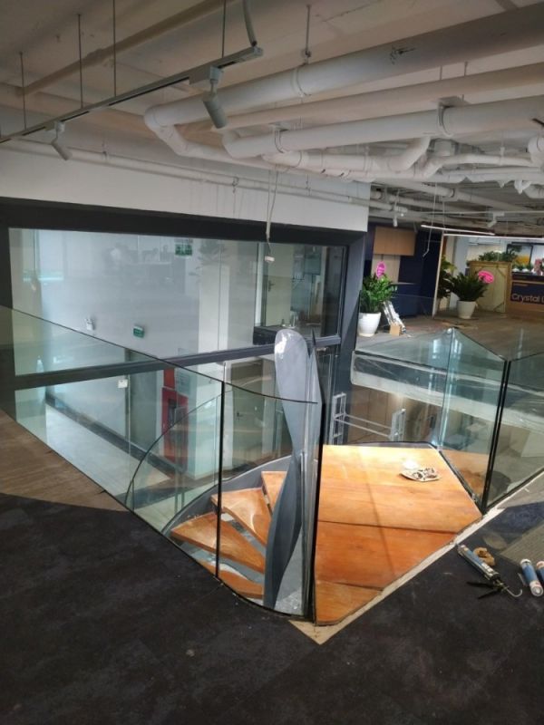 Thi công Lan can cầu thang kính sảnh thông tầng Chung Cư Ciputra IA 20