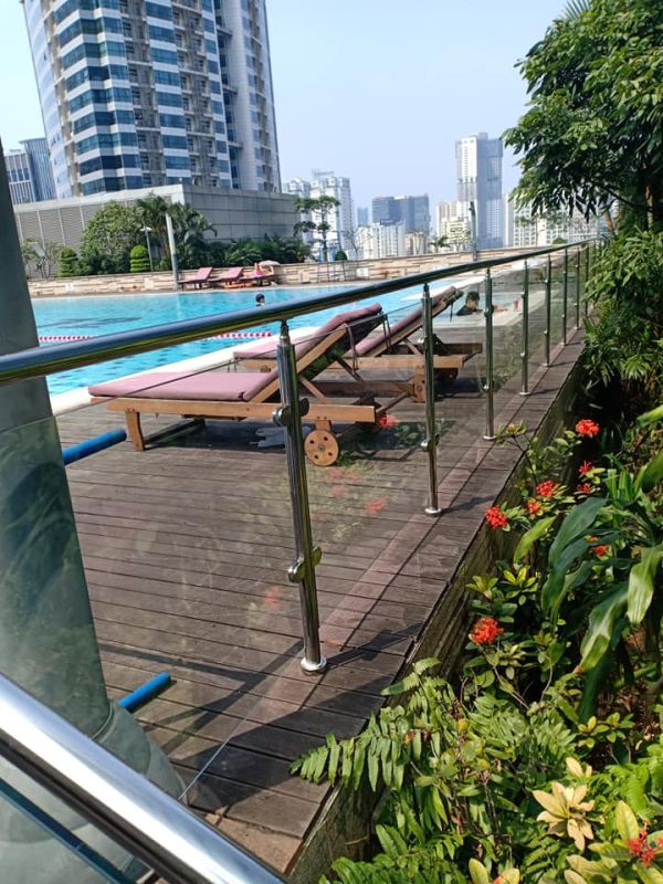 Lắp đặt lan can kính cường lực cho hồ bơi Keangnam Landmark 72, Phạm Hùng