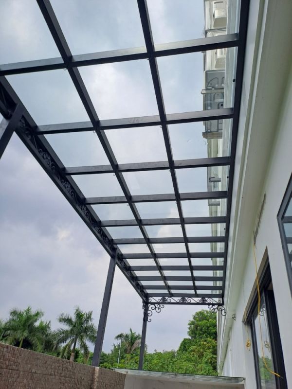 Thi công Mái kính cường lực khung sắt 25.6m2 tại Trung Hòa, Cầu Giấy