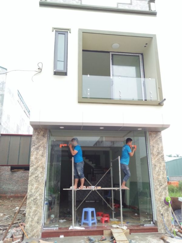 Thi công Cửa kính cường lực mặt tiền 17.5m2 Kính 12mm Nhà Phố Geleximco