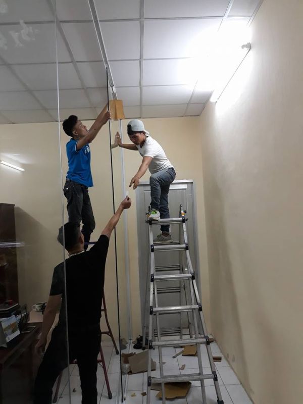 Lắp đặt Vách kính văn phòng 24.3m2 Kính 10mm tại 187 Nguyễn Tuân