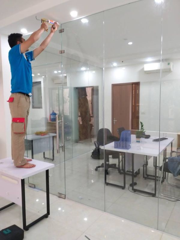 Thi công vách kính cường lực 10mm 40m2 Văn phòng Mai Dịch, Cầu Giấy