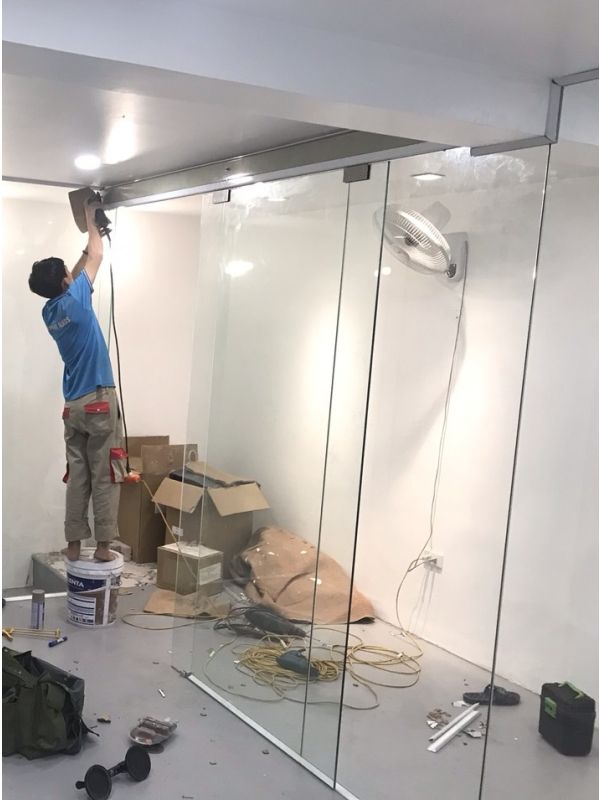 Thi công Vách Kính Cường Lực 10mm Văn Phòng | Thi công 60m2 tại Hà Nội