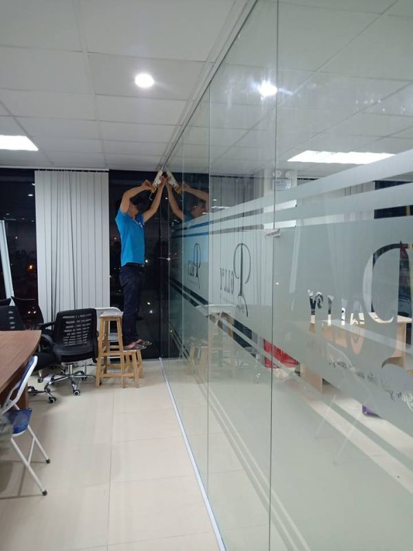 Thi công vách kính cường lực văn phòng 65m2 tại Nguyễn Xiển, Hà Nội
