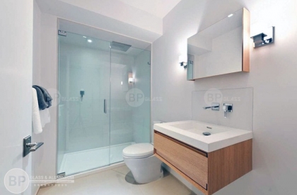 5 Lý do khiến bạn phải cải tạo phòng tắm cũ xây vách tắm kính