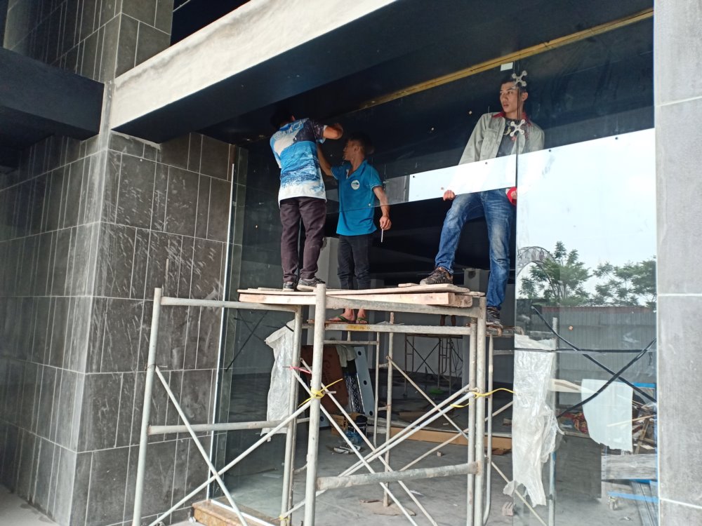 Lắp đặt cửa tự động