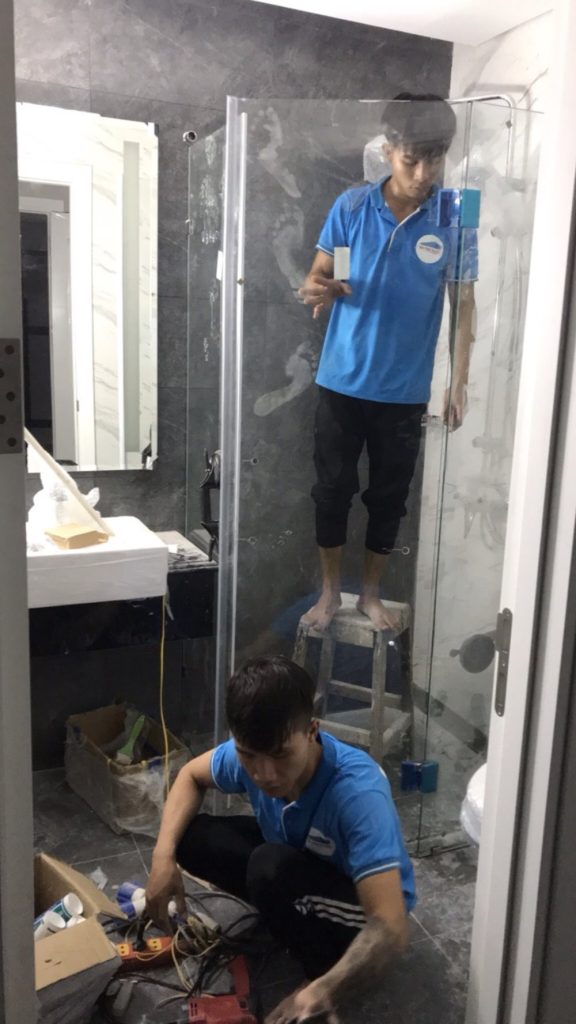 Bùi Phát chuyên làm phòng kính nhà tắm chuẩn quy trình kỹ thuật.