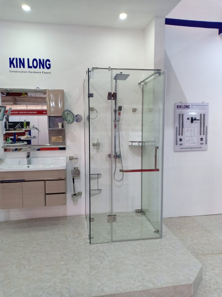 Phòng tắm kính đẹp giúp nâng tầm giá trị không gian nghỉ ngơi.