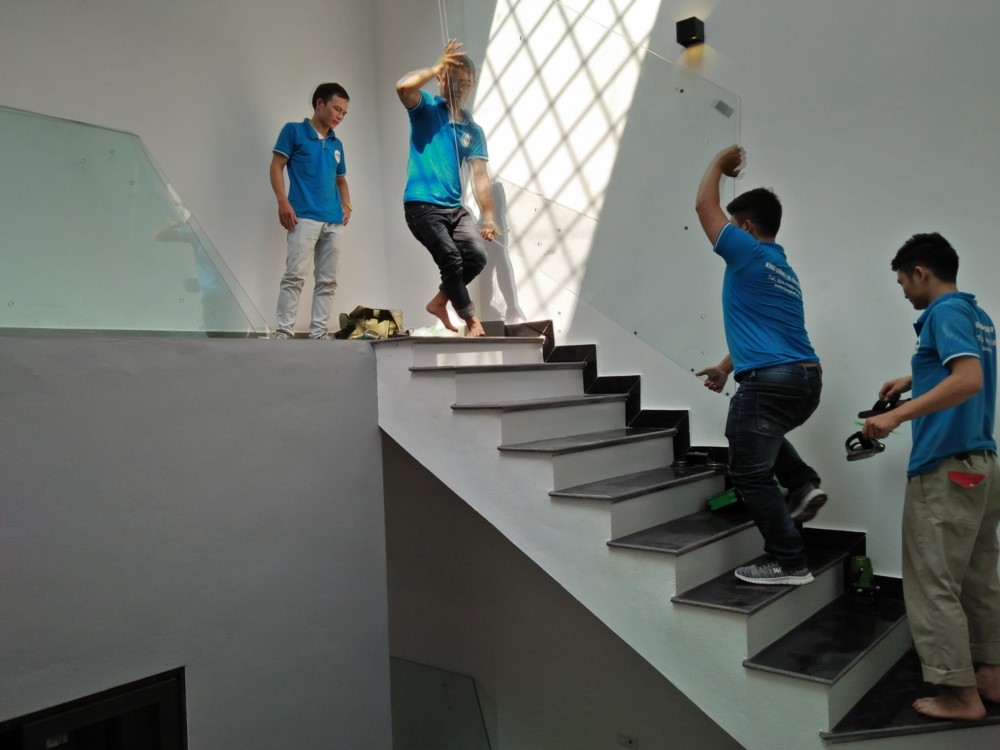 Thi công cầu thang kính nhà phố Yên Hòa, Cầu Giấy